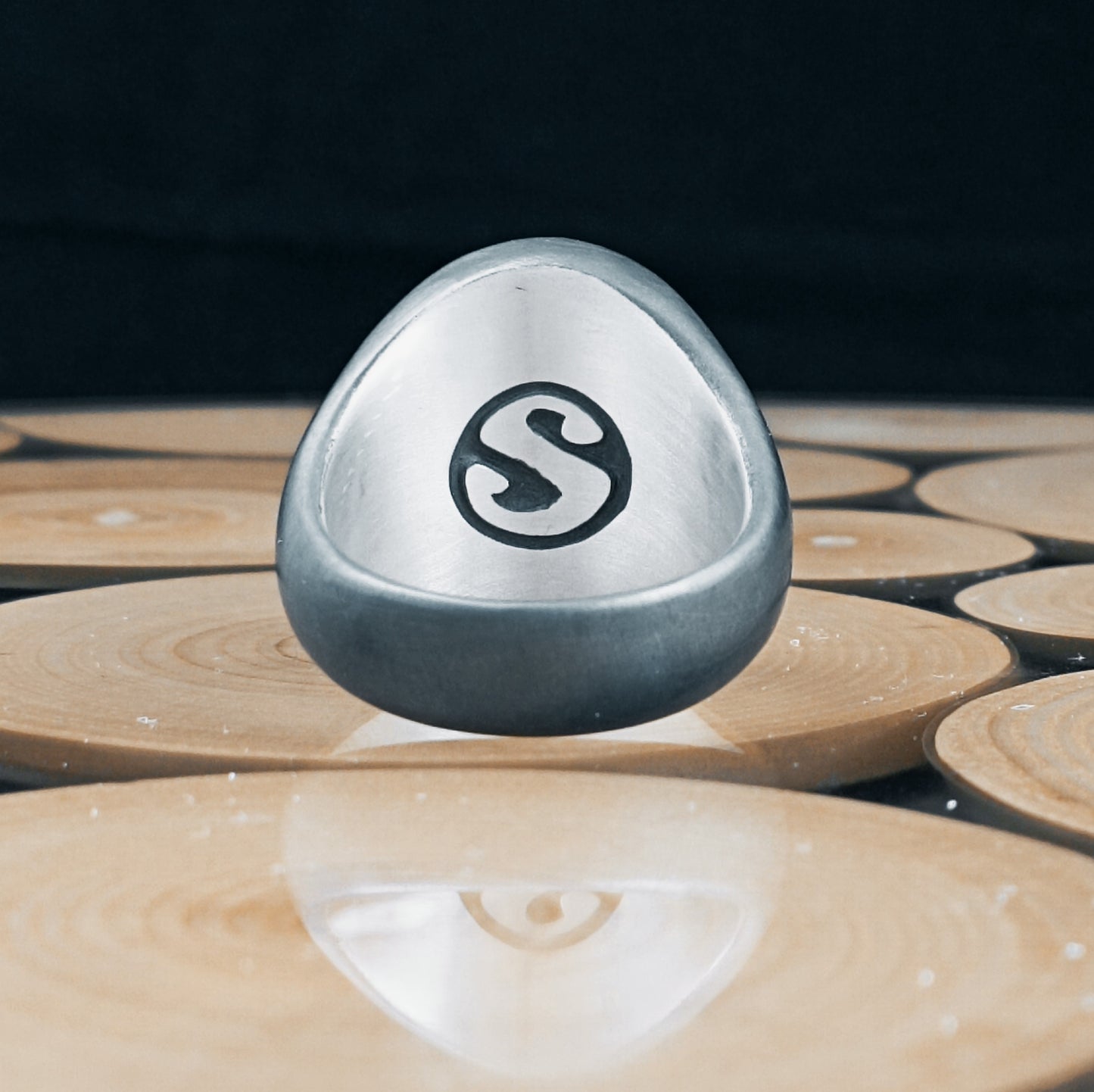 Stamm Hardware - bague tête de mort - brossée avec argent noir