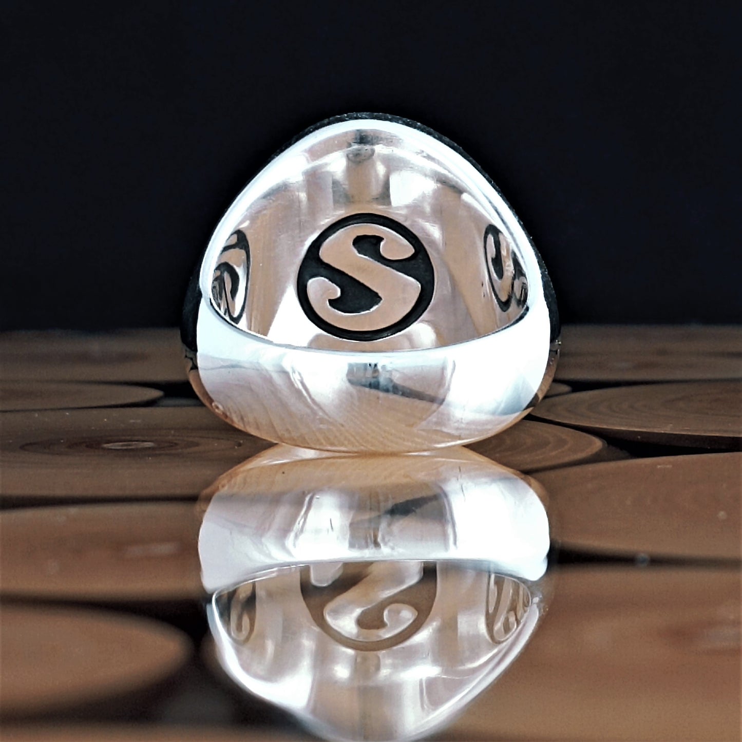 logo zilver ring