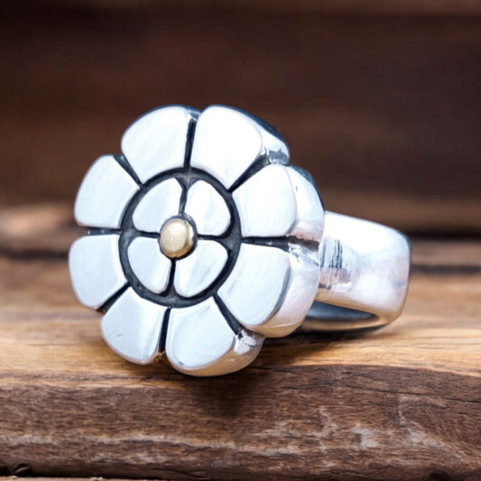 Stamm Hardware flower signet ring - silver and gold center
